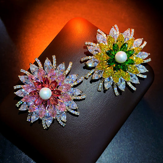 Broche Flor de Loto con Circonita Multicolor de Gran Quilate