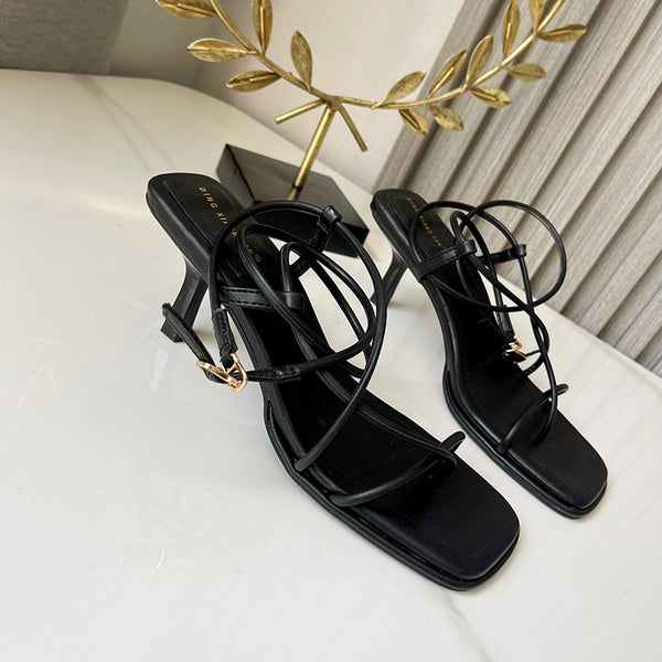 Sandalias Romanas con Hebilla Cruzada - Diseño Versátil y Cómodo - Image 4