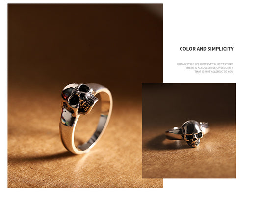 Anillo de Calavera Plateado Minimalista Unisex - Image 3