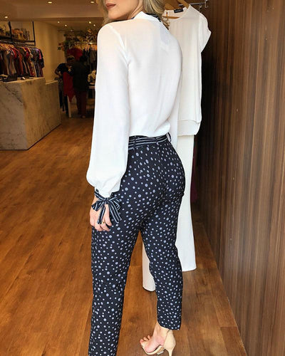 Conjunto Elegante: Blusa Blanca y Pantalón Estampado - Image 4