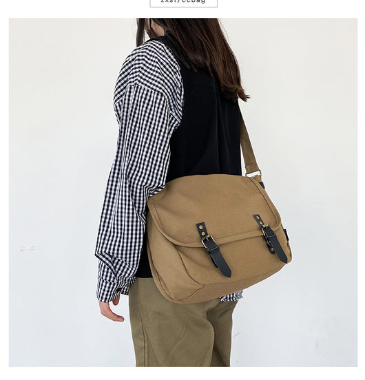 Bolsa de Mensajero Retro de Lona con Cierre Abatible y Detalles de Herrería - Image 16