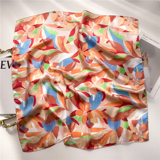 Pañuelo de Seda con Estampado Graffiti para Mujer - Image 9