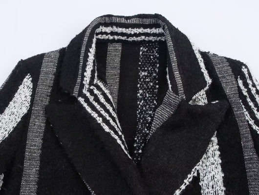 Abrigo de Lana a Rayas Blanco y Negro Estilo Francés Elegante para Mujer - Image 14
