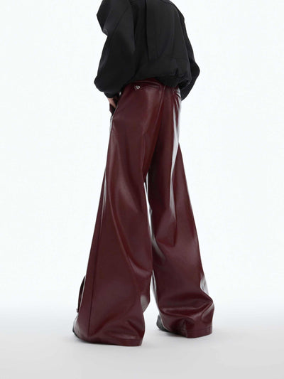 Pantalón Rojo Mate Plisado Ancho Deconstruido - Image 11