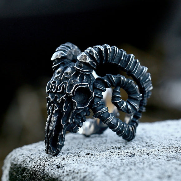 Anillo de Acero Inoxidable para Hombre - Diseño Moderno y Elegante