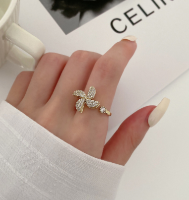 Anillo Giratorio de Cobre con Micro Incrustaciones para Mujer - Image 6