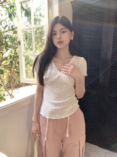Blusa Crop Top Ajustada con Encaje y Cuello en V - Image 23