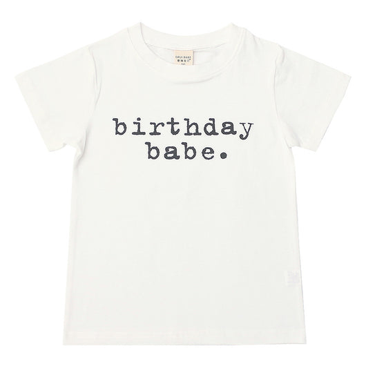 Playera Infantil Manga Corta Magenta con Estampado de Cumpleaños - Image 3