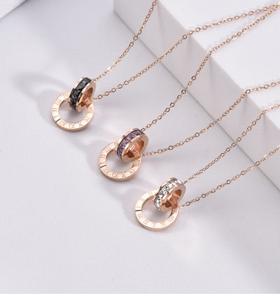 Collar de Acero de Titanio para Mujer con Anillos y Números Romanos - Image 7