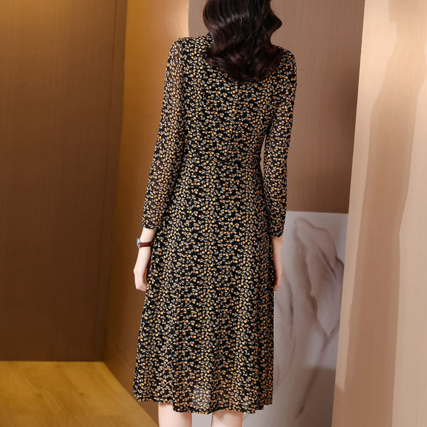 Vestido Floral Elegante con Solapa y Costuras Decorativas