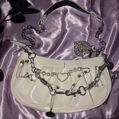 Bolso Bandolera Gótico de Cuero Charol con Diseño Plisado Multiuso - Image 2