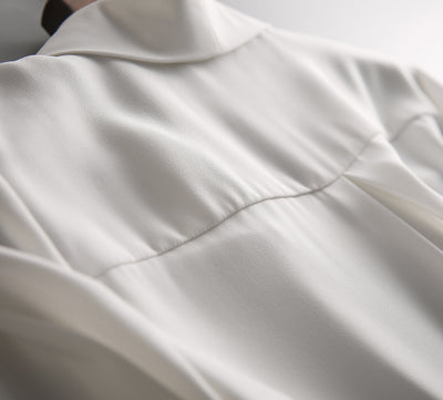 Blusa Profesional de Encaje y Gasa Elegante y Minimalista - Image 9