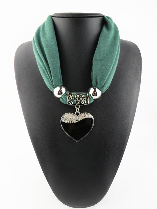 Pañuelo Elegante con Dije de Corazón para Mujer - Image 10