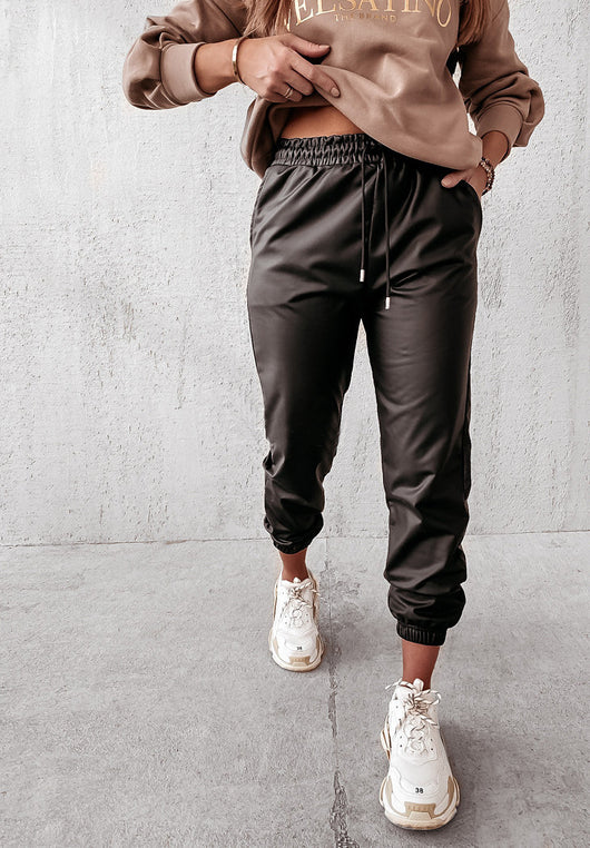 Pantalones de Cuero Casual con Tirantes y Color Sólido para Mujer - Image 8
