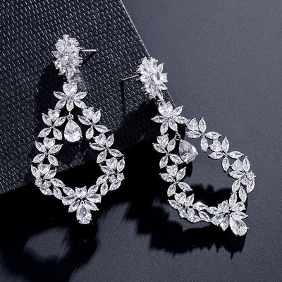 Aretes de Circonitas con Diseño de Corona Exagerada - Image 9