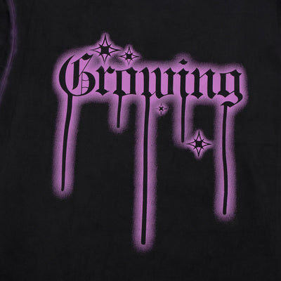 Playera para Hombre con Estampado Gótico en Tinta - Image 4