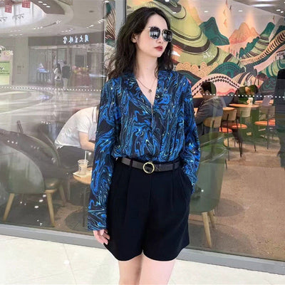 Camisa Retro Azul Marino con Solapa V y Estampado Tinta - Manga Larga - Image 11
