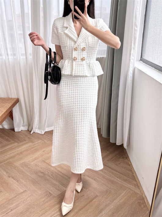 Vestido Tejido Blanco Puro Cuello V con Detalle Hueco - Elegancia Dignificada - Image 16