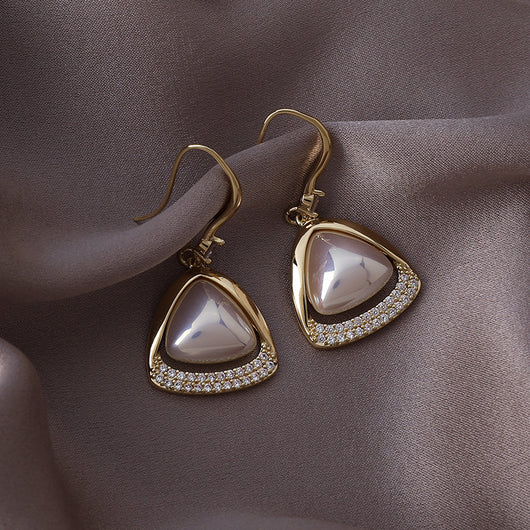 Aretes de Perla Triángulo Diamante Brillante - Image 10