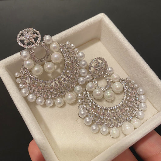 Aretes de Aro Grande con Perlas en Cobre para Mujer