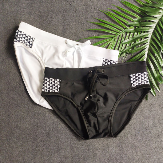 Braga Bikini Clásica Blanco y Negro con Copas - Image 19