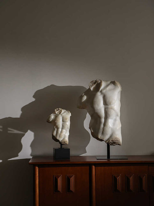 Busto Escultórico Masculino Estilo Clásico Antiguo - Ornamento de Fuerza y Belleza - Image 6
