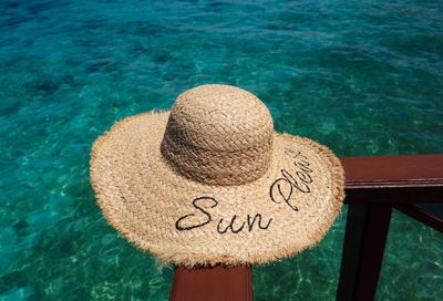 Sombrero de Playa Mujer Estampado Letras - Colección Verano - Image 4