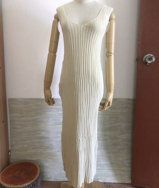 Vestido Midi Tejido sin Mangas Negro con Slip Interior - Image 8