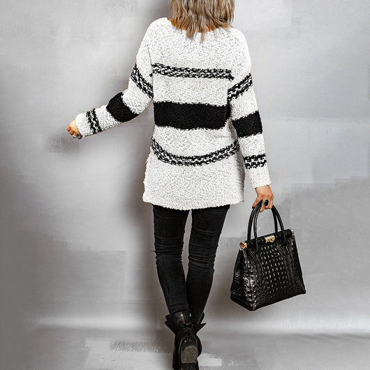 Suéter Rayado Suelto con Escote en V para Mujer - Estilo Europeo y Americano - Image 4