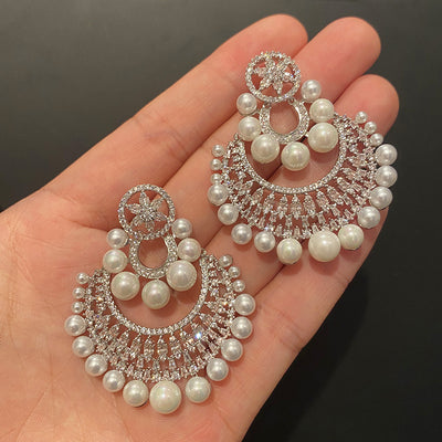 Aretes de Aro Grande con Perlas en Cobre para Mujer - Image 10