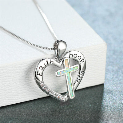 Collar Colgante de Corazón con Cruz Jesús de Ópalo Imitación - Joyería de Fe - Image 3