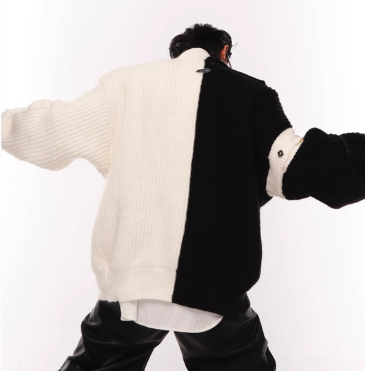 Cardigan Deconstruido Negro y Blanco con Costuras Contrastantes y Botones Metálicos - Image 5
