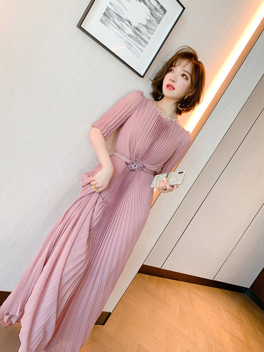 Vestido Elegante con Pliegues y Detalle Floral en la Cintura - Image 18