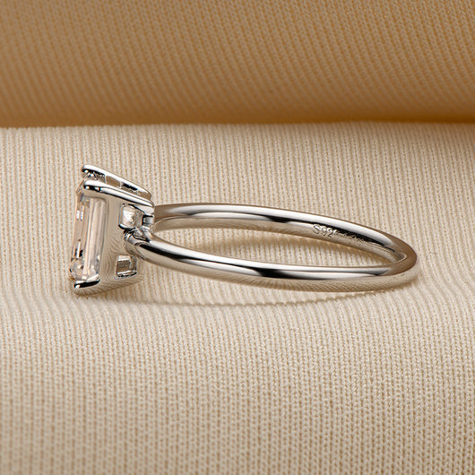 Anillo de Moissanita en Plata 925 con Bisel Rectangular - Image 9