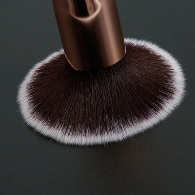 Set de 3 Brochas de Maquillaje Portátiles con Cabezal Plano Biselado - Image 10