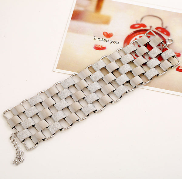 Pulsera de Metal Pesado - Joya Maestra para Coleccionistas