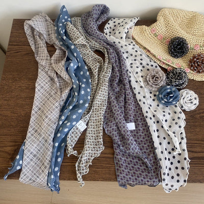 Pañuelo de Seda Retro con Flores - Lujo Asequible y Elegancia Atemporal