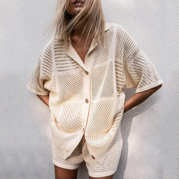 Conjunto Deportivo Dos Piezas: Short y Blusa V-Neck Hueca
