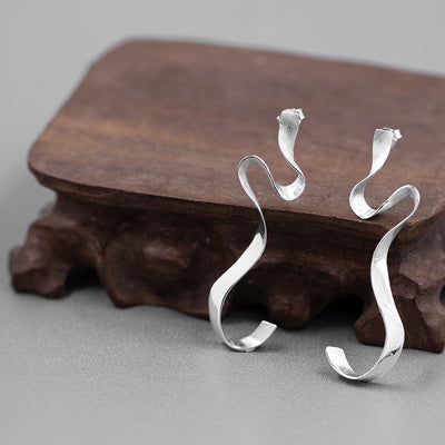 Aretes de Plata Esterlina con Diseño Geométrico Audaz y Elegante - Image 4