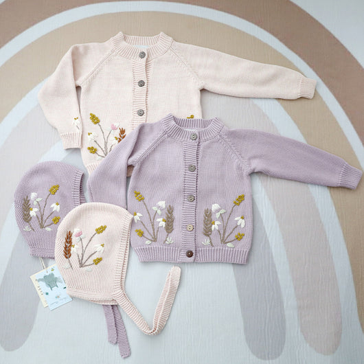 Conjunto de Cardigan Bordado a Mano para Niños con Gorro y Pantalón - Image 2