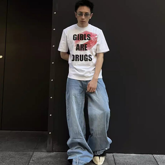 Playera de Algodón con Diseño Conceptual de Manga Corta