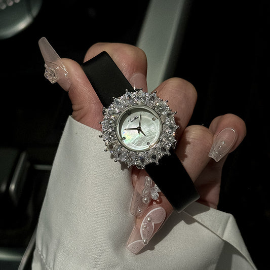 Reloj de Lujo Asequible para Mujer con Diamantes