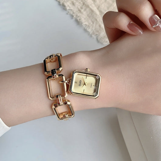 Reloj Cuadrado Elegante para Mujer con Dije y Pulsera Decorativa - Image 25