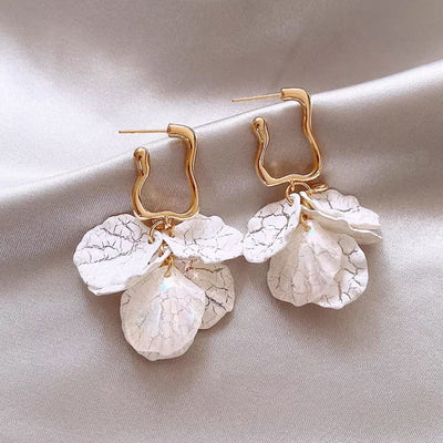 Aretes de Pétalos Lujo Asequible - Image 7