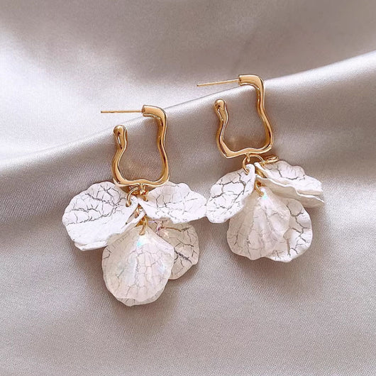 Aretes de Pétalos Lujo Asequible - Image 7