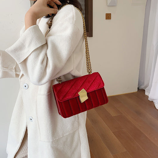 Bolso Bandolera Terciopelo Dorado con Cierre de Seguridad - Image 7