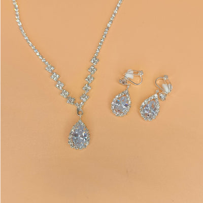 Conjunto de Collar y Aretes con Circonitas de Agua Brillante - Image 7