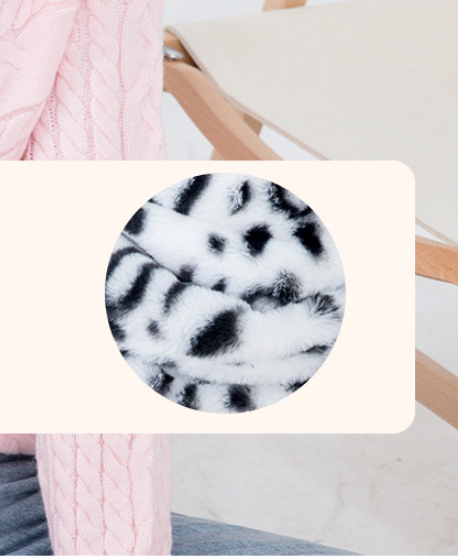 Conjunto 3 en 1: Gorro, Bufanda y Guantes con Estampado de Patitas - Image 8