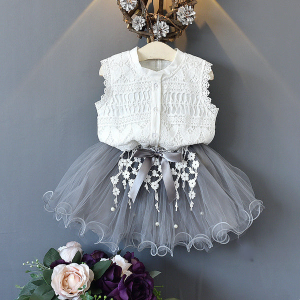 Vestido Infantil Elegante con Encaje y Detalles Perlados - Image 5