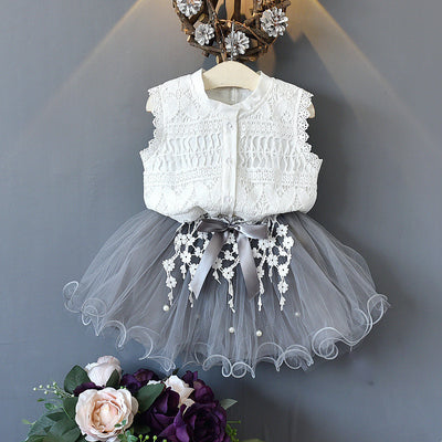 Vestido Infantil Elegante con Encaje y Detalles Perlados - Image 5